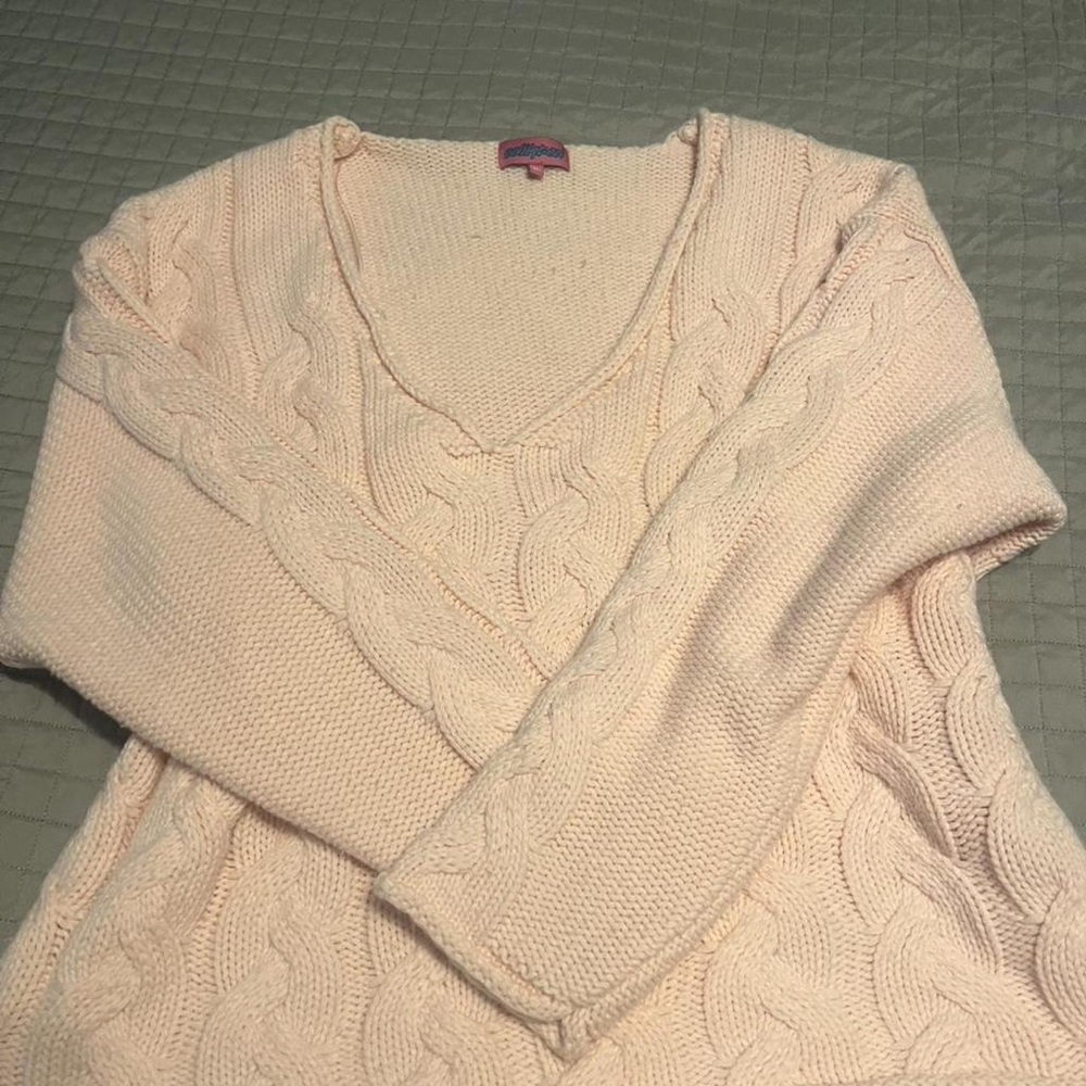 Edikted Soft Cream V-Neck Sweater